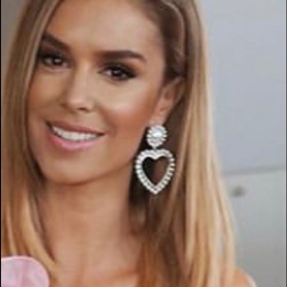 H&M faux pearl heart earring - Picture 1 of 2